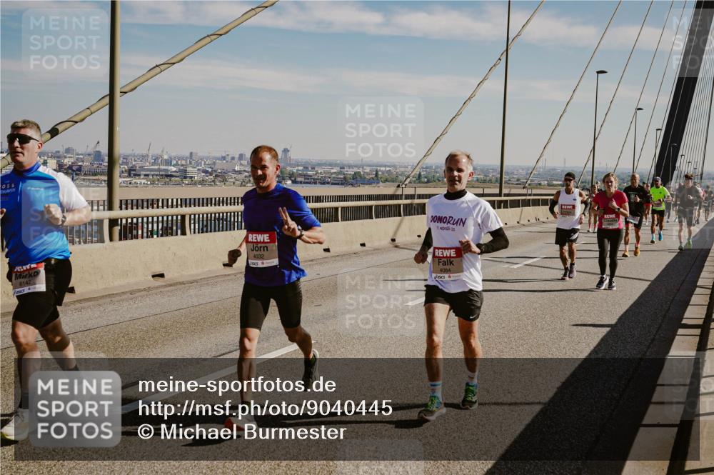 03.10.2025 - Köhlbrandbrückenlauf Michael Burmester http://msf.ph/oto/9040445 03.10.2025 12:21:30 Position 1 6142, 4032, 2, 4084 meine-sportfotos.de