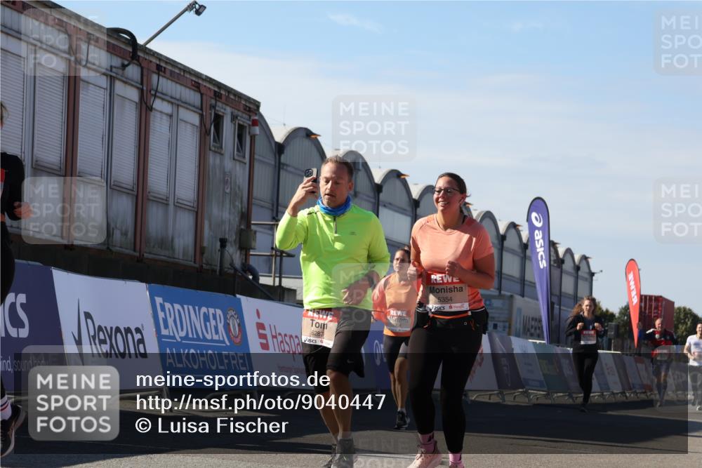 03.10.2025 - Köhlbrandbrückenlauf Luisa Fischer http://msf.ph/oto/9040447 03.10.2025 13:32:14 Ziel 4443, 4578, 4985, 5155, 5238, 5246, 5247, 5248, 5354, 5820, 5921, 5922, 5923, 6146, 6287, 6304, 6460 meine-sportfotos.de
