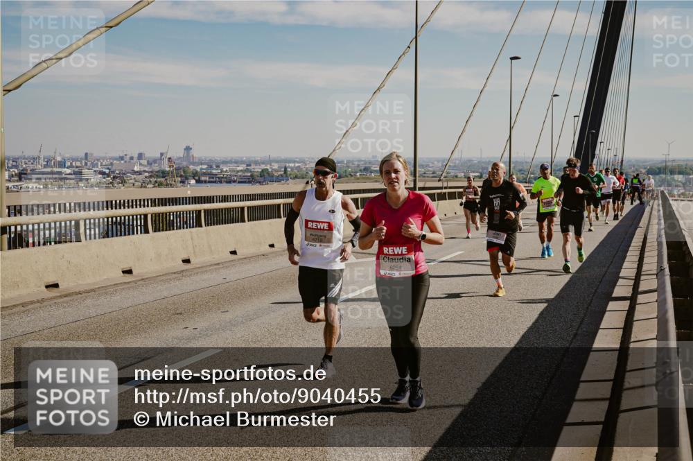 03.10.2025 - Köhlbrandbrückenlauf Michael Burmester http://msf.ph/oto/9040455 03.10.2025 12:21:32 Position 1 6254 meine-sportfotos.de