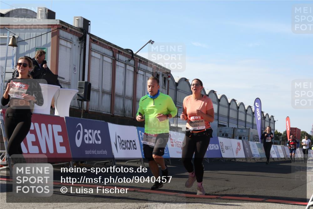 03.10.2025 - Köhlbrandbrückenlauf Luisa Fischer http://msf.ph/oto/9040457 03.10.2025 13:32:14 Ziel 4443, 4578, 4985, 5155, 5238, 5246, 5247, 5248, 5354, 5820, 5921, 5922, 5923, 6146, 6287, 6304, 6460 meine-sportfotos.de