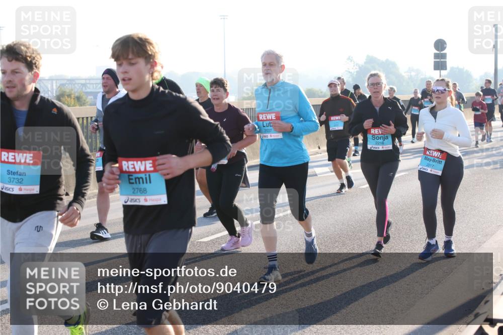03.10.2025 - Köhlbrandbrückenlauf Lena Gebhardt http://msf.ph/oto/9040479 03.10.2025 09:25:07 Position 1 3732, 2768, 2037, 2218, 2217 meine-sportfotos.de