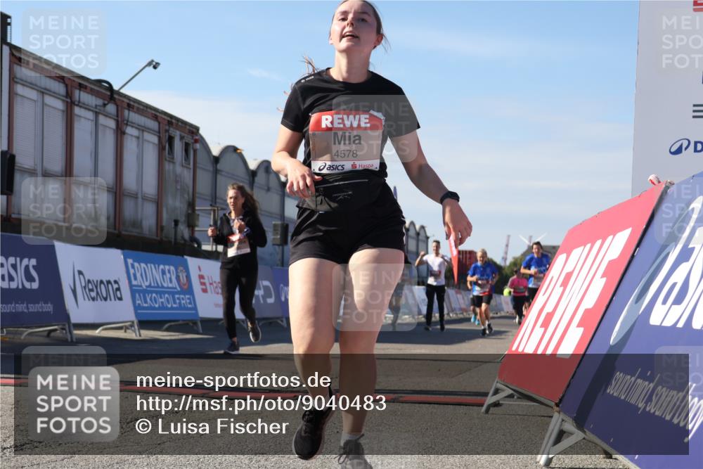 03.10.2025 - Köhlbrandbrückenlauf Luisa Fischer http://msf.ph/oto/9040483 03.10.2025 13:32:20 Ziel 4485, 4578, 4966, 4985, 5238, 5354, 5820, 5921, 5922, 5923, 6287, 6304 meine-sportfotos.de