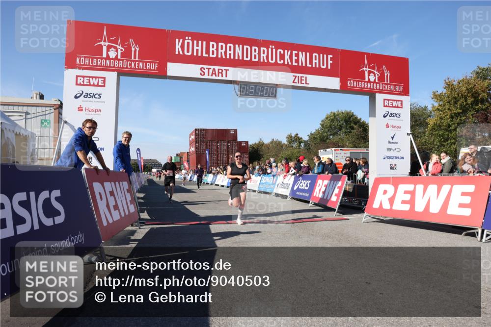 03.10.2025 - Köhlbrandbrückenlauf Lena Gebhardt http://msf.ph/oto/9040503 03.10.2025 12:57:08 Ziel 4042, 4068, 4080, 4086, 5699, 5846, 5898, 6417, 6629, 6819 meine-sportfotos.de