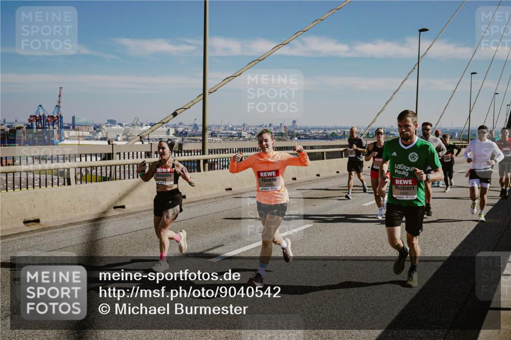 03.10.2025 - Köhlbrandbrückenlauf Michael Burmester http://msf.ph/oto/9040542 03.10.2025 12:21:39 Position 1 6489 meine-sportfotos.de