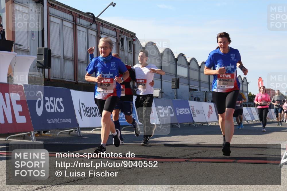 03.10.2025 - Köhlbrandbrückenlauf Luisa Fischer http://msf.ph/oto/9040552 03.10.2025 13:32:25 Ziel 4485, 4578, 4966, 5354, 5357, 5891, 5892, 6141, 6287, 6304 meine-sportfotos.de
