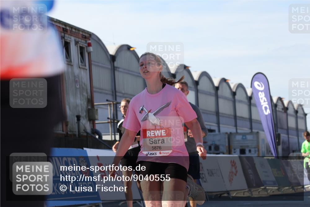 03.10.2025 - Köhlbrandbrückenlauf Luisa Fischer http://msf.ph/oto/9040555 03.10.2025 13:32:34 Ziel 4966, 5226, 5255, 5286, 5357, 5442, 5876, 5891, 5892, 6141 meine-sportfotos.de