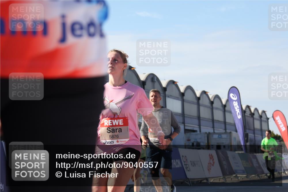 03.10.2025 - Köhlbrandbrückenlauf Luisa Fischer http://msf.ph/oto/9040557 03.10.2025 13:32:34 Ziel 4966, 5226, 5255, 5286, 5357, 5442, 5876, 5891, 5892, 6141 meine-sportfotos.de