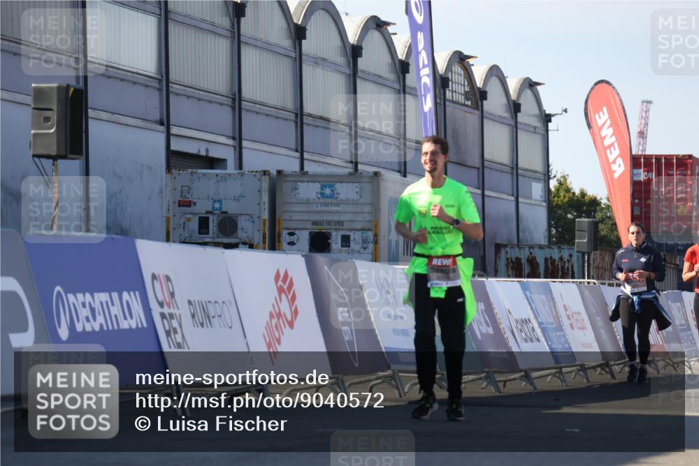 03.10.2025 - Köhlbrandbrückenlauf Luisa Fischer http://msf.ph/oto/9040572 03.10.2025 13:32:35 Ziel 4966, 5226, 5255, 5286, 5357, 5442, 5876, 5891, 5892, 6141 meine-sportfotos.de