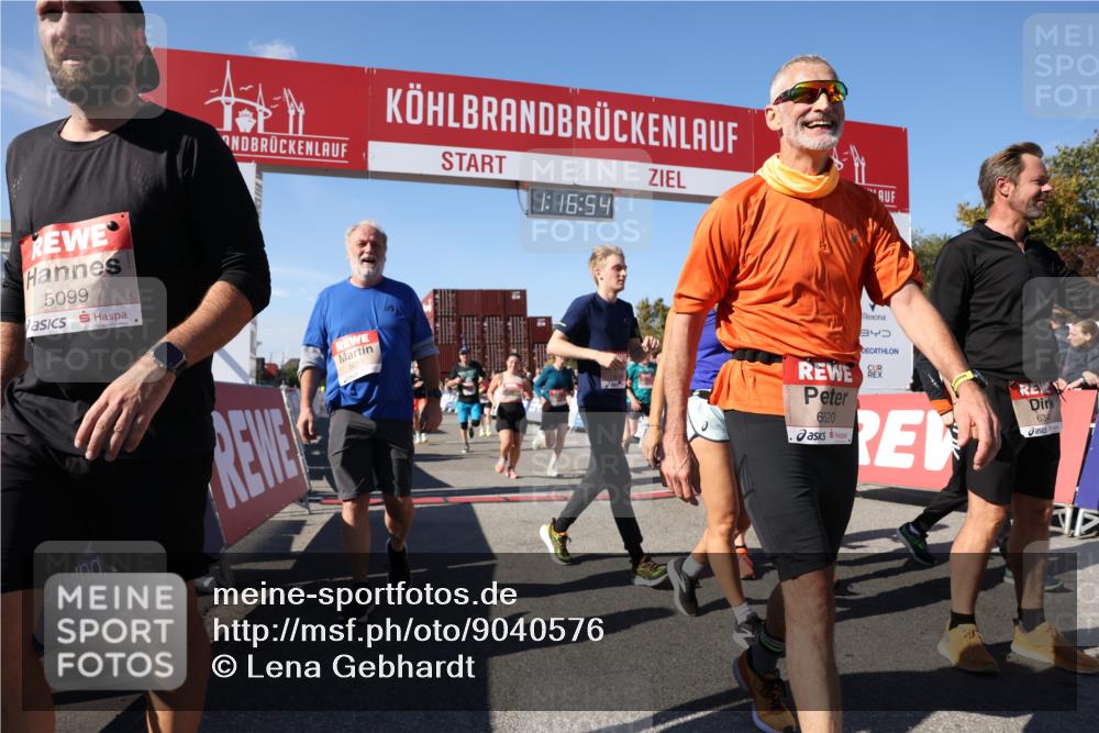 03.10.2025 - Köhlbrandbrückenlauf Lena Gebhardt http://msf.ph/oto/9040576 03.10.2025 13:16:54 Ziel 4168, 4356, 4359, 4551, 4605, 5028, 5053, 5099, 5100, 5166, 5302, 5385, 5386, 5453, 5467, 5840, 6286, 6299, 6340, 6343, 6474, 6620, 6623, 6658, 6697, 6746, 6785 meine-sportfotos.de