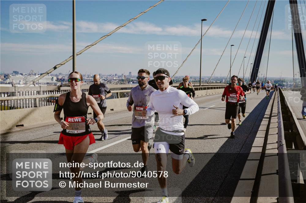 03.10.2025 - Köhlbrandbrückenlauf Michael Burmester http://msf.ph/oto/9040578 03.10.2025 12:21:40 Position 1 6769 meine-sportfotos.de