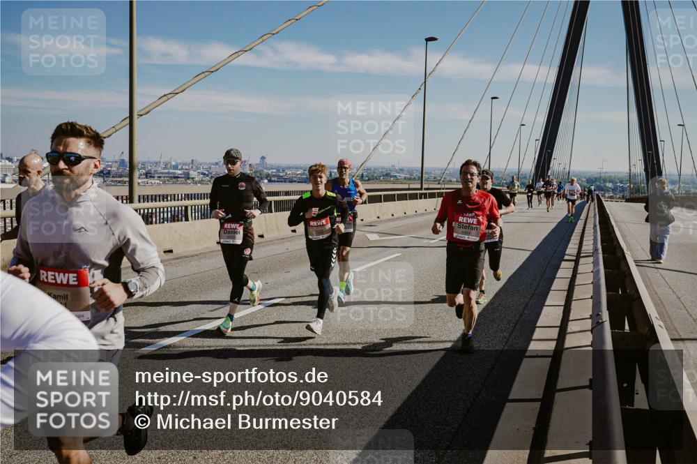 03.10.2025 - Köhlbrandbrückenlauf Michael Burmester http://msf.ph/oto/9040584 03.10.2025 12:21:41 Position 1  meine-sportfotos.de