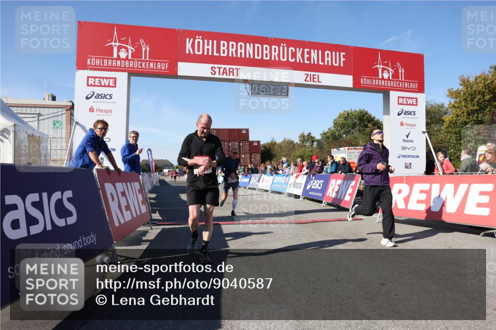 03.10.2025 - Köhlbrandbrückenlauf Lena Gebhardt http://msf.ph/oto/9040587 03.10.2025 12:57:12 Ziel 4042, 4080, 4251, 5699, 5846, 5898, 5926, 6417, 6629, 6819 meine-sportfotos.de