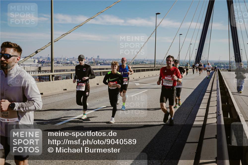 03.10.2025 - Köhlbrandbrückenlauf Michael Burmester http://msf.ph/oto/9040589 03.10.2025 12:21:41 Position 1 6741 meine-sportfotos.de