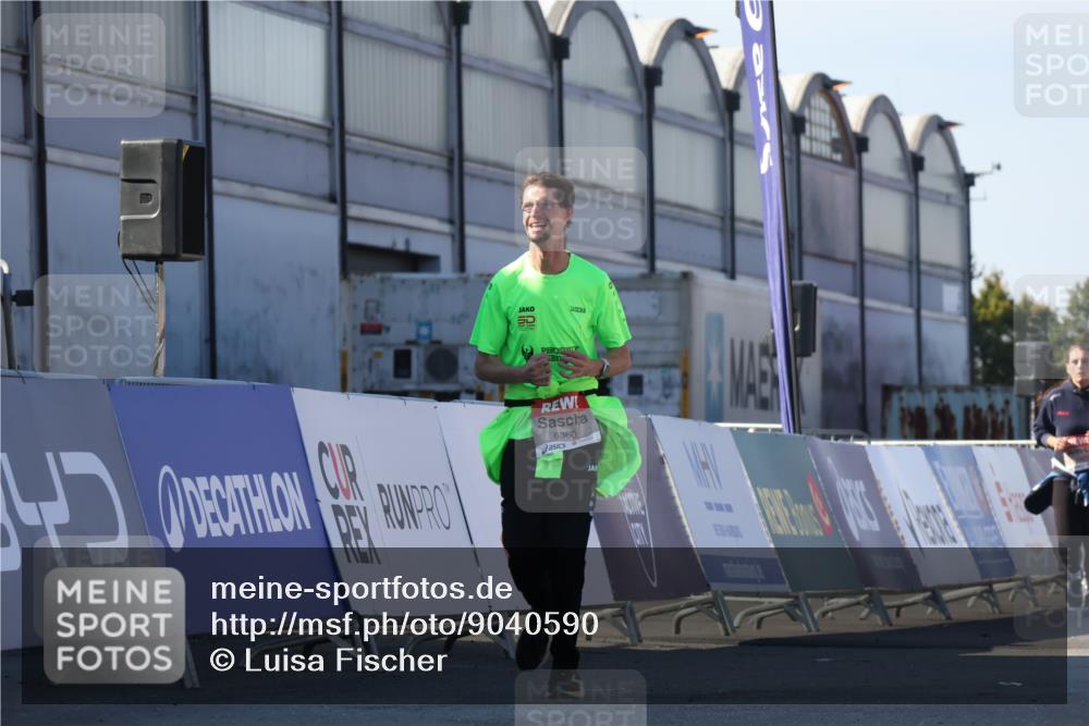 03.10.2025 - Köhlbrandbrückenlauf Luisa Fischer http://msf.ph/oto/9040590 03.10.2025 13:32:37 Ziel 5226, 5255, 5286, 5357, 5442, 5876, 5891, 5892, 6141, 6360 meine-sportfotos.de