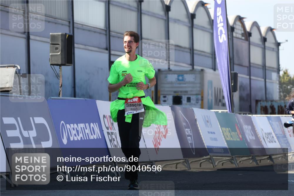 03.10.2025 - Köhlbrandbrückenlauf Luisa Fischer http://msf.ph/oto/9040596 03.10.2025 13:32:37 Ziel 5226, 5255, 5286, 5357, 5442, 5876, 5891, 5892, 6141, 6360 meine-sportfotos.de