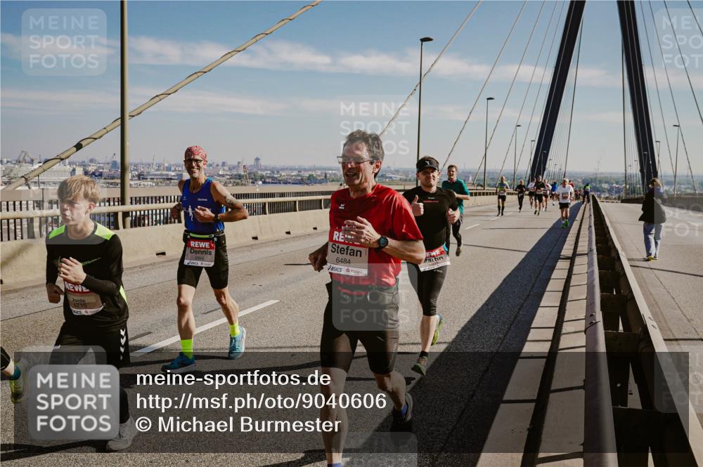 03.10.2025 - Köhlbrandbrückenlauf Michael Burmester http://msf.ph/oto/9040606 03.10.2025 12:21:42 Position 1 6715, 6484 meine-sportfotos.de