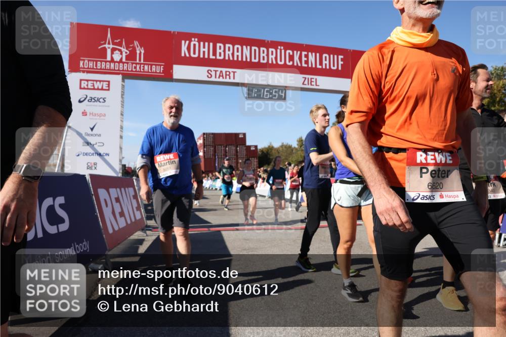 03.10.2025 - Köhlbrandbrückenlauf Lena Gebhardt http://msf.ph/oto/9040612 03.10.2025 13:16:55 Ziel 4168, 4359, 4551, 4605, 4978, 5028, 5053, 5099, 5100, 5166, 5302, 5385, 5386, 5453, 5467, 5840, 6286, 6299, 6340, 6343, 6474, 6620, 6623, 6626, 6658, 6697, 6746, 6785 meine-sportfotos.de