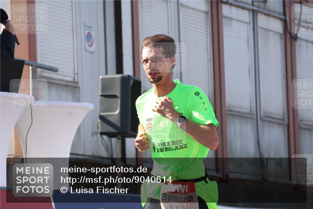 03.10.2025 - Köhlbrandbrückenlauf Luisa Fischer http://msf.ph/oto/9040614 03.10.2025 13:32:41 Ziel 5226, 5255, 5286, 5442, 5876, 6141, 6147, 6148, 6360 meine-sportfotos.de