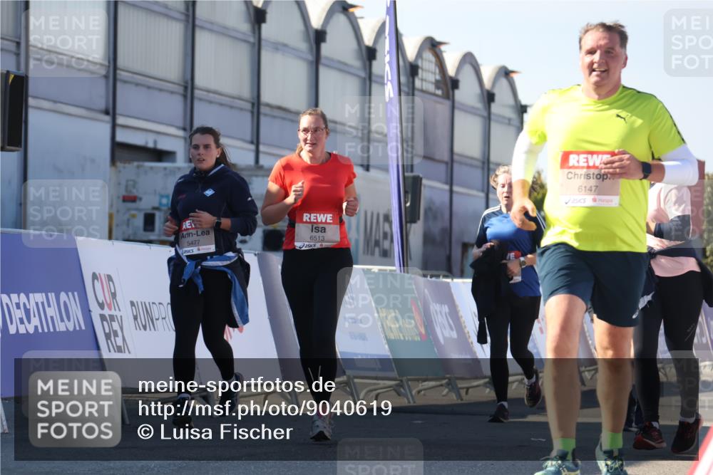 03.10.2025 - Köhlbrandbrückenlauf Luisa Fischer http://msf.ph/oto/9040619 03.10.2025 13:32:43 Ziel 5226, 5255, 5286, 5442, 5876, 6147, 6148, 6360, 6513 meine-sportfotos.de