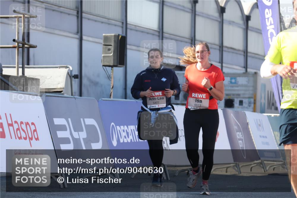 03.10.2025 - Köhlbrandbrückenlauf Luisa Fischer http://msf.ph/oto/9040630 03.10.2025 13:32:44 Ziel 5226, 5255, 5442, 5477, 5478, 5876, 6147, 6148, 6360, 6513 meine-sportfotos.de