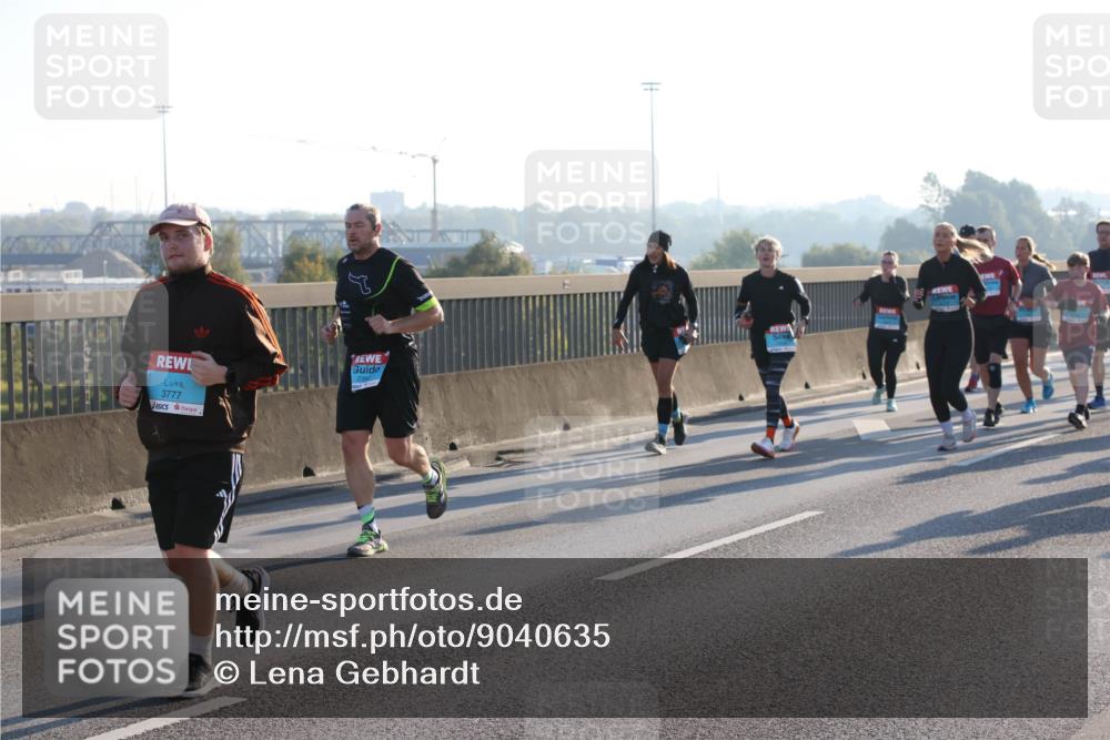 03.10.2025 - Köhlbrandbrückenlauf Lena Gebhardt http://msf.ph/oto/9040635 03.10.2025 09:25:10 Position 1 3777 meine-sportfotos.de