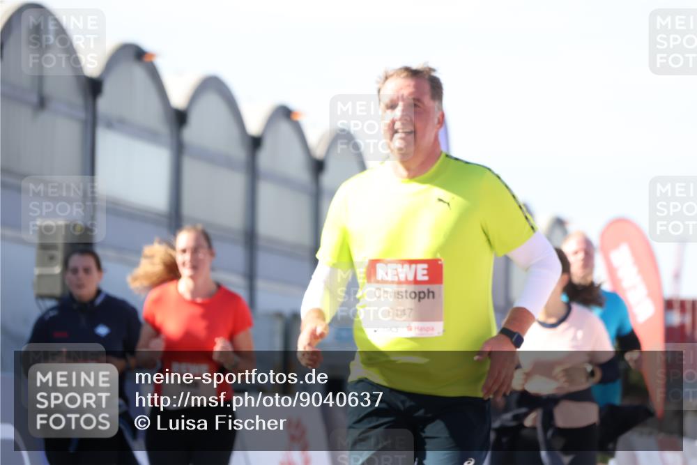 03.10.2025 - Köhlbrandbrückenlauf Luisa Fischer http://msf.ph/oto/9040637 03.10.2025 13:32:44 Ziel 5226, 5255, 5442, 5477, 5478, 5876, 6147, 6148, 6360, 6513 meine-sportfotos.de
