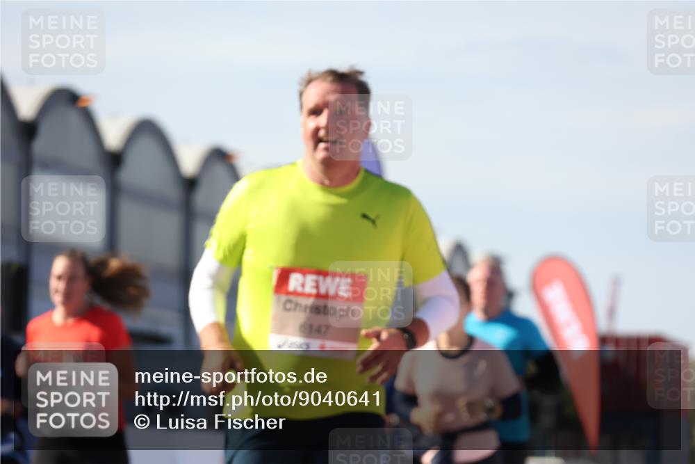 03.10.2025 - Köhlbrandbrückenlauf Luisa Fischer http://msf.ph/oto/9040641 03.10.2025 13:32:45 Ziel 5133, 5226, 5255, 5442, 5446, 5477, 5478, 6147, 6148, 6360, 6513 meine-sportfotos.de