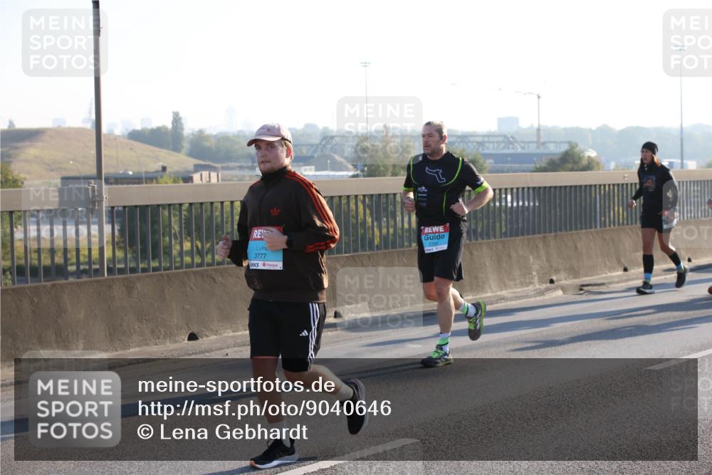 03.10.2025 - Köhlbrandbrückenlauf Lena Gebhardt http://msf.ph/oto/9040646 03.10.2025 09:25:10 Position 1 3777 meine-sportfotos.de