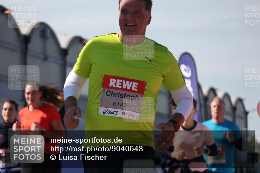 03.10.2025 - Köhlbrandbrückenlauf Luisa Fischer http://msf.ph/oto/9040648 03.10.2025 13:32:45 Ziel 5133, 5226, 5255, 5442, 5446, 5477, 5478, 6147, 6148, 6360, 6513 meine-sportfotos.de