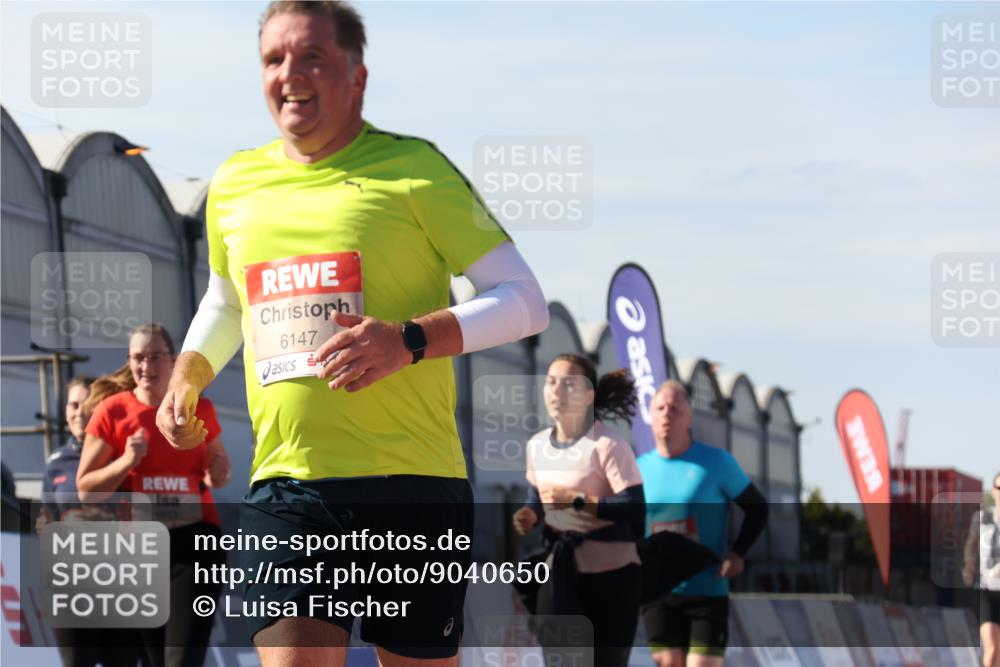 03.10.2025 - Köhlbrandbrückenlauf Luisa Fischer http://msf.ph/oto/9040650 03.10.2025 13:32:46 Ziel 5133, 5226, 5255, 5442, 5446, 5477, 5478, 6147, 6148, 6360, 6513 meine-sportfotos.de
