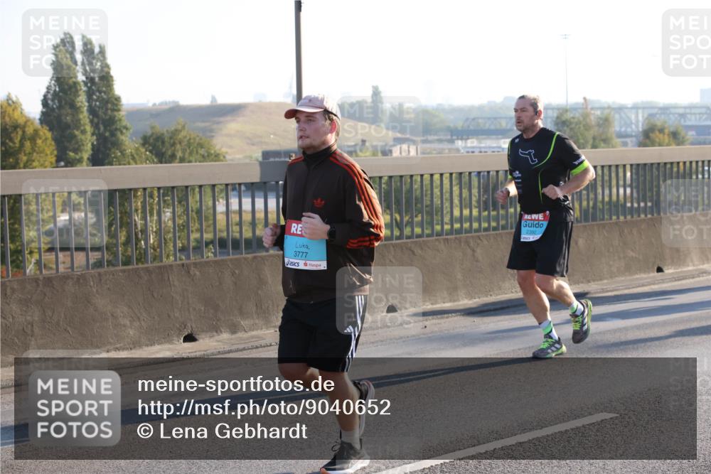 03.10.2025 - Köhlbrandbrückenlauf Lena Gebhardt http://msf.ph/oto/9040652 03.10.2025 09:25:11 Position 1 3777, 2392 meine-sportfotos.de