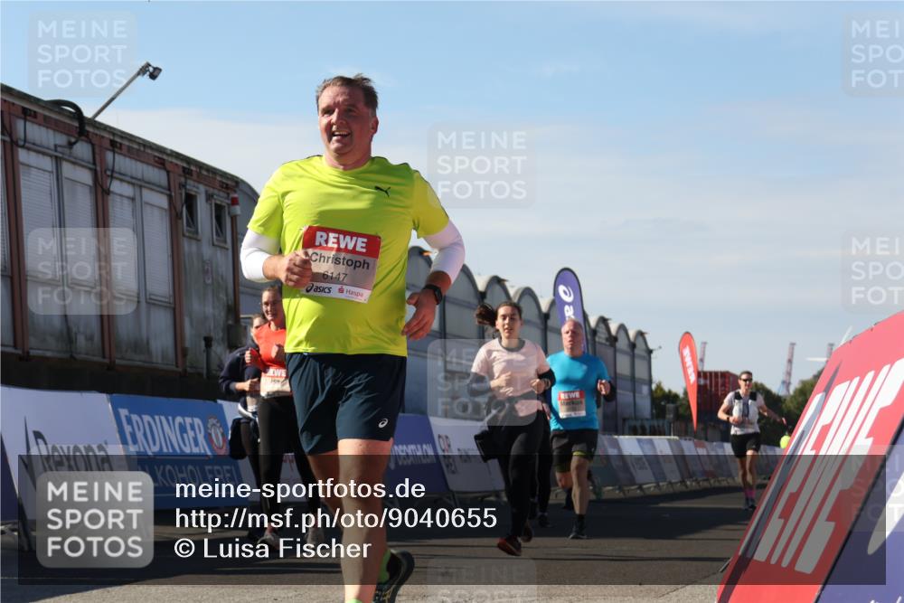 03.10.2025 - Köhlbrandbrückenlauf Luisa Fischer http://msf.ph/oto/9040655 03.10.2025 13:32:46 Ziel 5133, 5226, 5255, 5442, 5446, 5477, 5478, 6147, 6148, 6360, 6513 meine-sportfotos.de