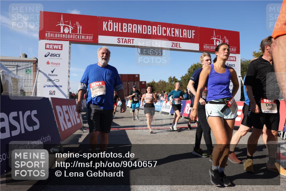 03.10.2025 - Köhlbrandbrückenlauf Lena Gebhardt http://msf.ph/oto/9040657 03.10.2025 13:16:55 Ziel 4168, 4359, 4551, 4605, 4978, 5028, 5053, 5099, 5100, 5166, 5302, 5385, 5386, 5453, 5467, 5840, 6286, 6299, 6340, 6343, 6474, 6620, 6623, 6626, 6658, 6697, 6746, 6785 meine-sportfotos.de