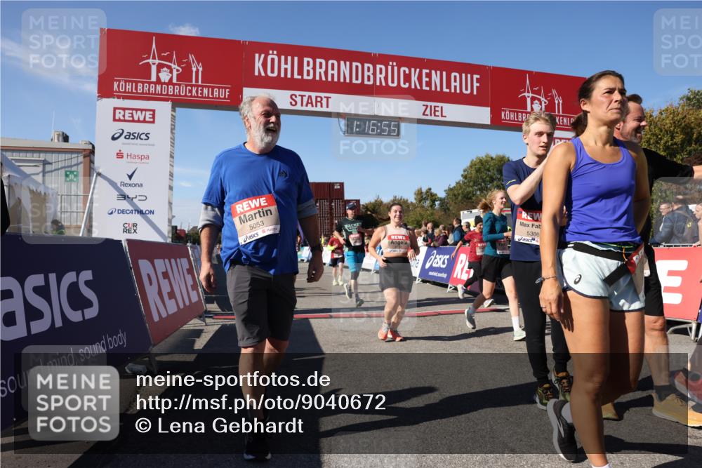03.10.2025 - Köhlbrandbrückenlauf Lena Gebhardt http://msf.ph/oto/9040672 03.10.2025 13:16:56 Ziel 4168, 4331, 4359, 4605, 4861, 4978, 5028, 5053, 5099, 5100, 5166, 5302, 5385, 5386, 5453, 5467, 5840, 6286, 6340, 6343, 6474, 6620, 6623, 6626, 6658, 6697, 6785 meine-sportfotos.de