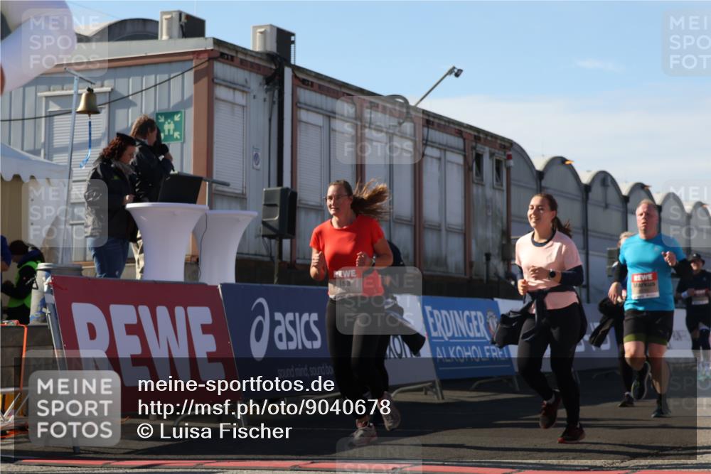 03.10.2025 - Köhlbrandbrückenlauf Luisa Fischer http://msf.ph/oto/9040678 03.10.2025 13:32:48 Ziel 5110, 5133, 5187, 5273, 5446, 5477, 5478, 6147, 6148, 6360, 6513 meine-sportfotos.de