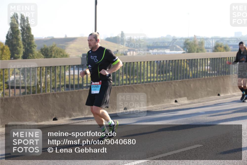 03.10.2025 - Köhlbrandbrückenlauf Lena Gebhardt http://msf.ph/oto/9040680 03.10.2025 09:25:12 Position 1  meine-sportfotos.de