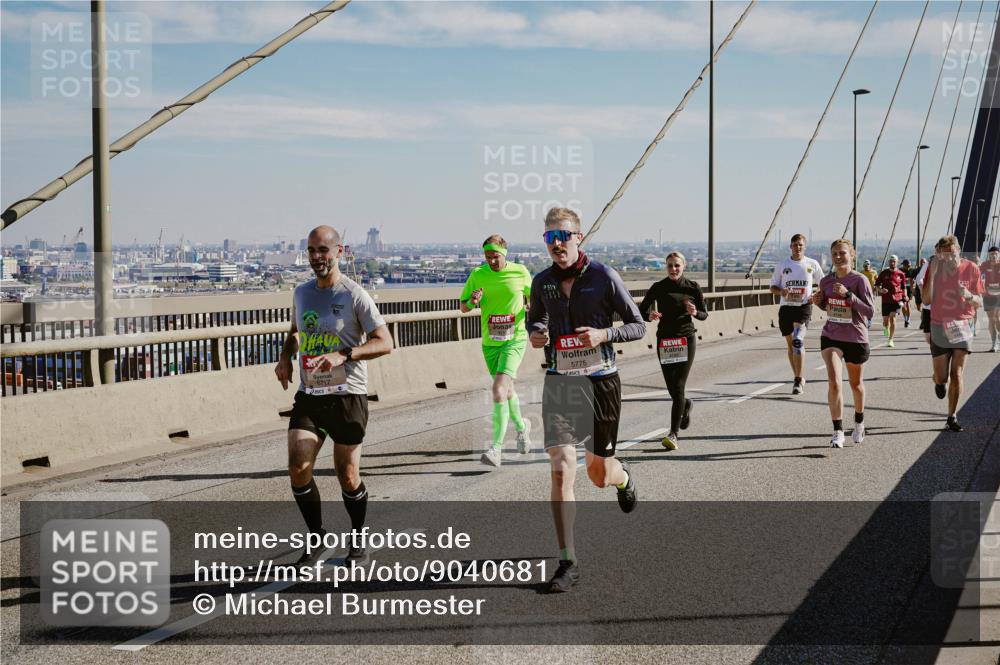 03.10.2025 - Köhlbrandbrückenlauf Michael Burmester http://msf.ph/oto/9040681 03.10.2025 12:21:50 Position 1 6717, 5775 meine-sportfotos.de