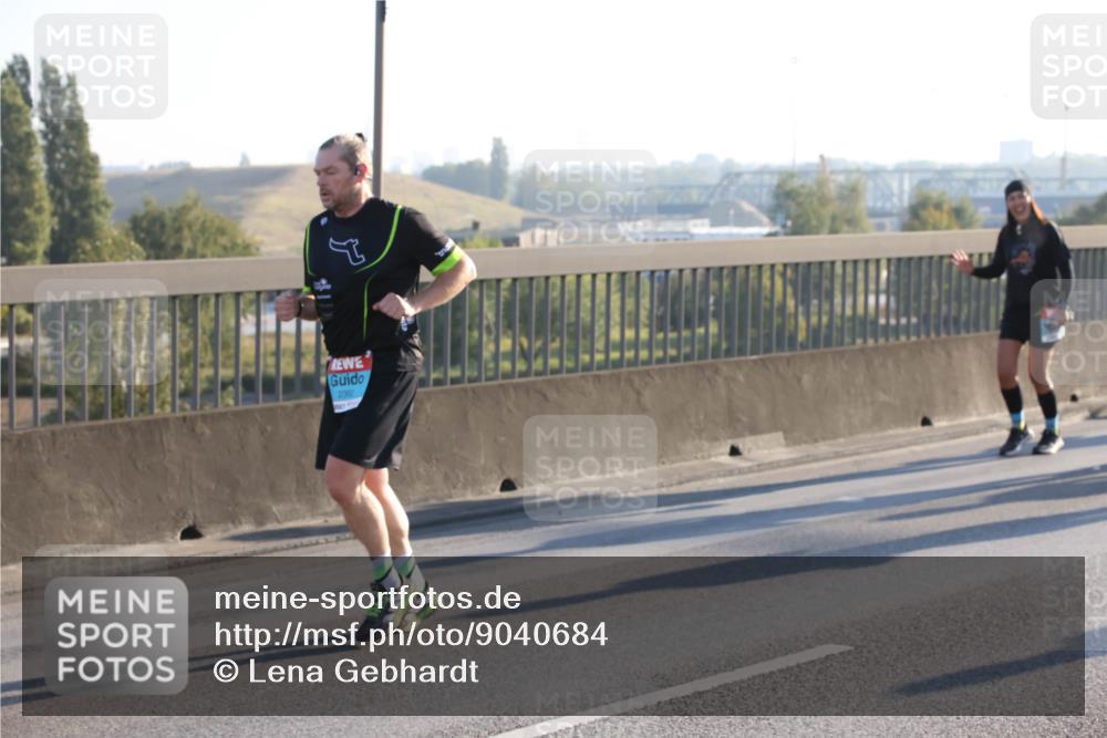 03.10.2025 - Köhlbrandbrückenlauf Lena Gebhardt http://msf.ph/oto/9040684 03.10.2025 09:25:12 Position 1  meine-sportfotos.de