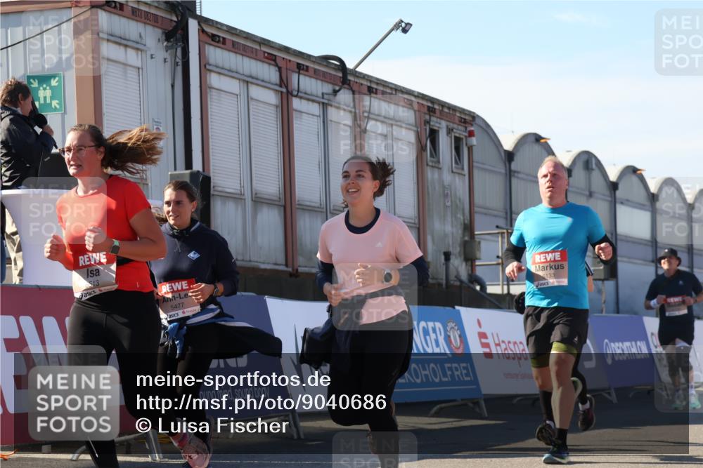 03.10.2025 - Köhlbrandbrückenlauf Luisa Fischer http://msf.ph/oto/9040686 03.10.2025 13:32:48 Ziel 5110, 5133, 5187, 5273, 5446, 5477, 5478, 6147, 6148, 6360, 6513 meine-sportfotos.de