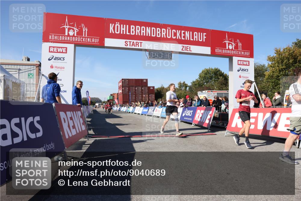 03.10.2025 - Köhlbrandbrückenlauf Lena Gebhardt http://msf.ph/oto/9040689 03.10.2025 12:57:16 Ziel 4080, 4150, 4186, 4251, 5699, 5898, 5926, 6015, 6629, 6819 meine-sportfotos.de