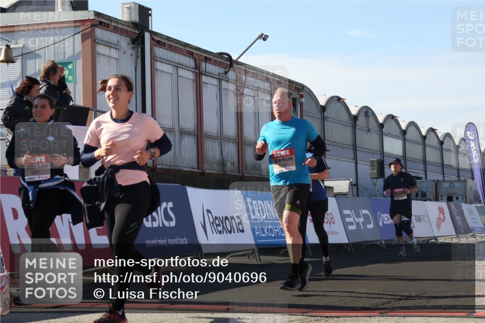 03.10.2025 - Köhlbrandbrückenlauf Luisa Fischer http://msf.ph/oto/9040696 03.10.2025 13:32:49 Ziel 5110, 5133, 5187, 5273, 5446, 5477, 5478, 6147, 6148, 6360, 6513 meine-sportfotos.de