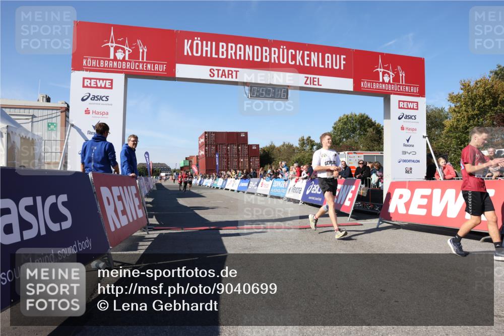 03.10.2025 - Köhlbrandbrückenlauf Lena Gebhardt http://msf.ph/oto/9040699 03.10.2025 12:57:17 Ziel 4080, 4150, 4186, 4251, 5699, 5898, 5926, 6015, 6629, 6819 meine-sportfotos.de