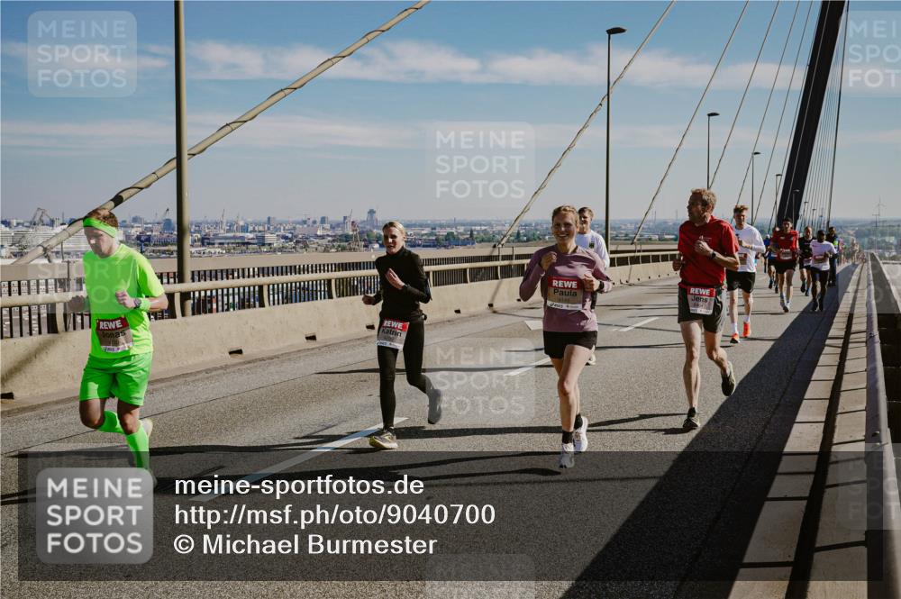 03.10.2025 - Köhlbrandbrückenlauf Michael Burmester http://msf.ph/oto/9040700 03.10.2025 12:21:52 Position 1 1 meine-sportfotos.de