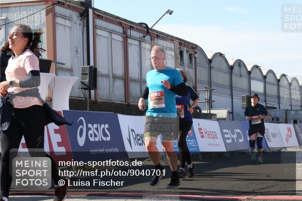 03.10.2025 - Köhlbrandbrückenlauf Luisa Fischer http://msf.ph/oto/9040701 03.10.2025 13:32:49 Ziel 5110, 5133, 5187, 5273, 5446, 5477, 5478, 6147, 6148, 6360, 6513 meine-sportfotos.de