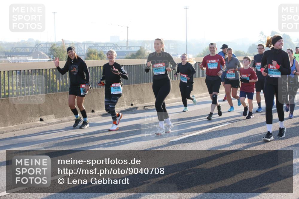 03.10.2025 - Köhlbrandbrückenlauf Lena Gebhardt http://msf.ph/oto/9040708 03.10.2025 09:25:12 Position 1 1935, 2270, 2139, 2617 meine-sportfotos.de