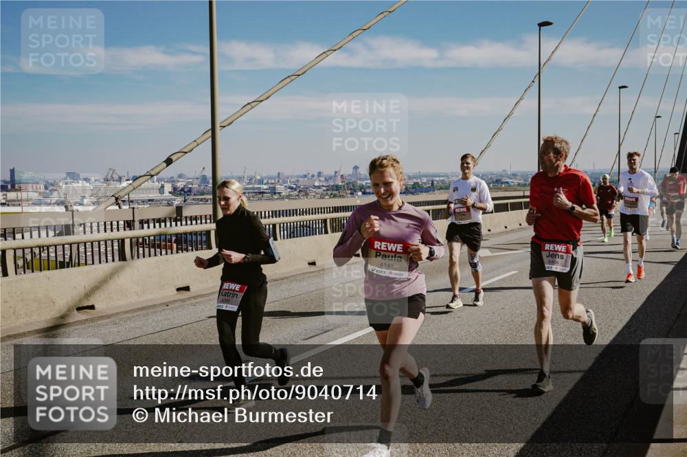 03.10.2025 - Köhlbrandbrückenlauf Michael Burmester http://msf.ph/oto/9040714 03.10.2025 12:21:53 Position 1 4148 meine-sportfotos.de