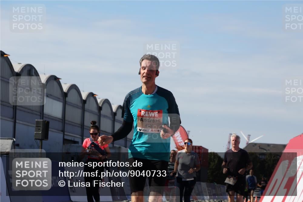 03.10.2025 - Köhlbrandbrückenlauf Luisa Fischer http://msf.ph/oto/9040733 03.10.2025 13:32:58 Ziel 4582, 5110, 5133, 5187, 5273, 5446, 5477, 5478, 6455, 6513 meine-sportfotos.de