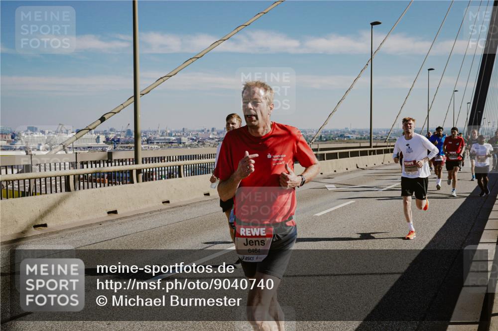 03.10.2025 - Köhlbrandbrückenlauf Michael Burmester http://msf.ph/oto/9040740 03.10.2025 12:21:54 Position 1 6464 meine-sportfotos.de