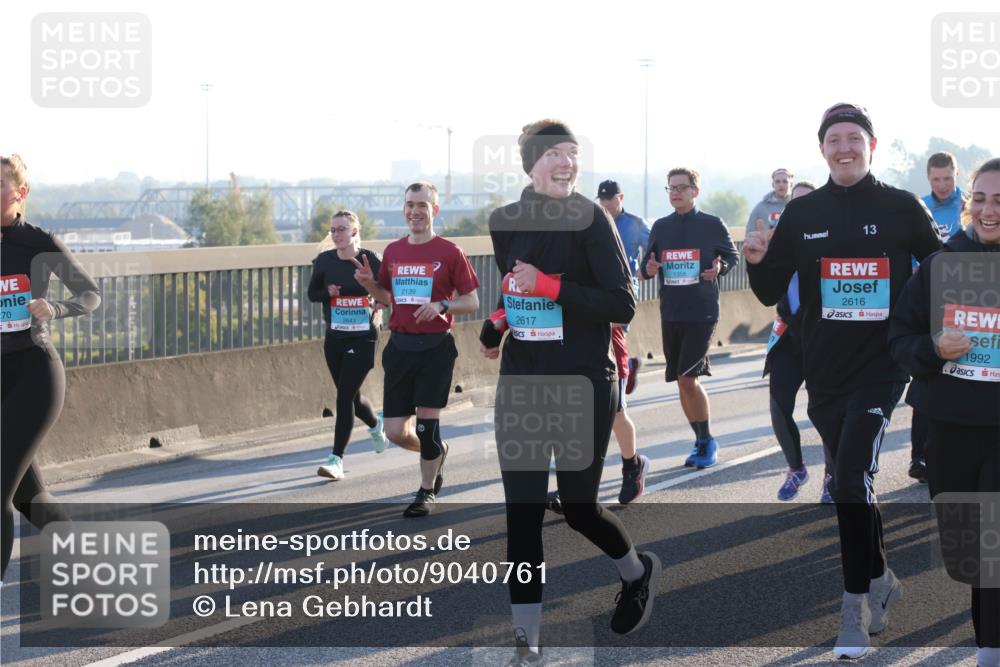 03.10.2025 - Köhlbrandbrückenlauf Lena Gebhardt http://msf.ph/oto/9040761 03.10.2025 09:25:14 Position 1 270, 5, 2641, 2139, 2617, 13, 2616, 1992 meine-sportfotos.de