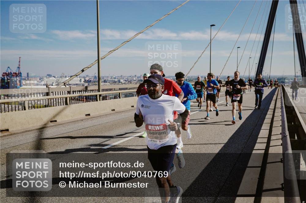 03.10.2025 - Köhlbrandbrückenlauf Michael Burmester http://msf.ph/oto/9040769 03.10.2025 12:21:57 Position 1 6091 meine-sportfotos.de